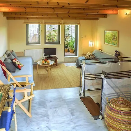 Multi-level Town House In Patra's Historic Center Willa *